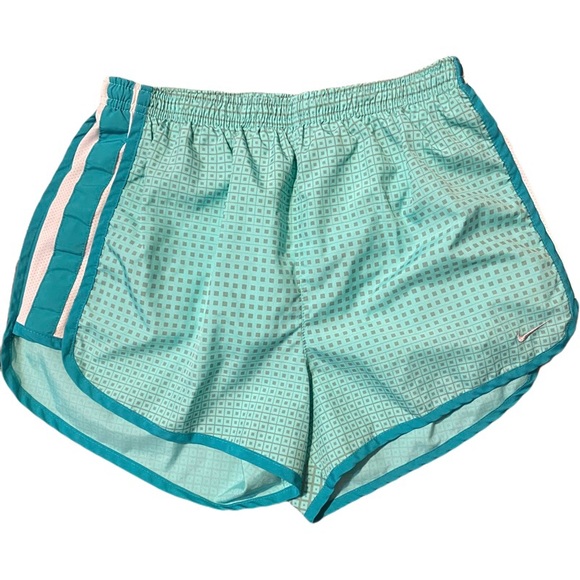 Nike Workout Shorts - Picture 6 of 7